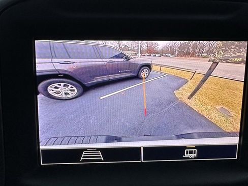 Used 2024 Chevrolet Silverado 2500 Custom w/ Custom Value Package image 17