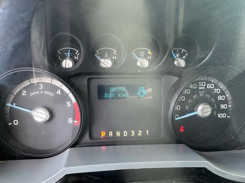 Used 2014 Ford F450 XL w/ XL Value Package image 7