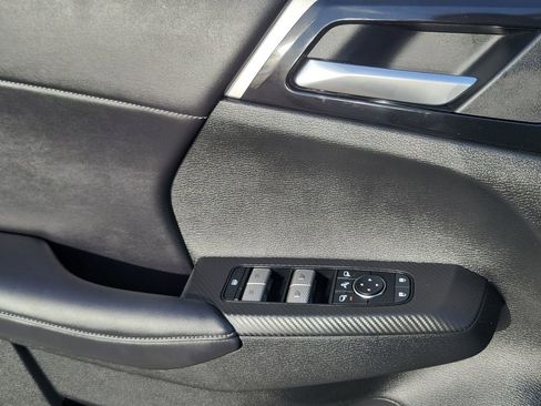 Used 2024 Mitsubishi Outlander SE Black Edition image 11