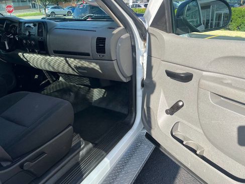Used 2012 Chevrolet Silverado 2500 W/T image 21