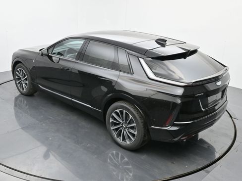 New 2025 Cadillac Lyriq Sport image 25