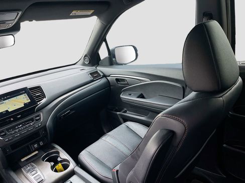 Used 2022 Honda Pilot TrailSport image 24