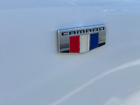Used 2018 Chevrolet Camaro LT RWD image 9
