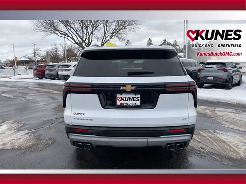 Used 2024 Chevrolet Traverse LT image 6