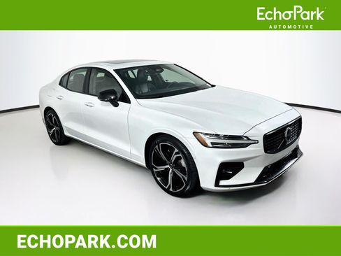 Used 2024 Volvo S60 B5 Plus FWD image 1