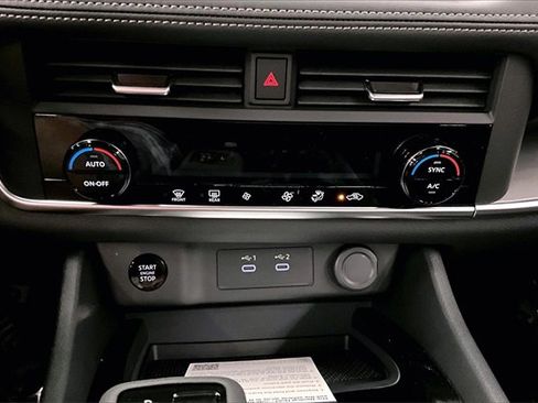 New 2025 Nissan Rogue SV image 25