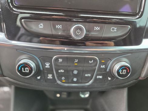 Used 2023 Chevrolet Traverse RS FWD image 26