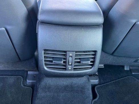 Used 2015 Lexus ES 300h image 13