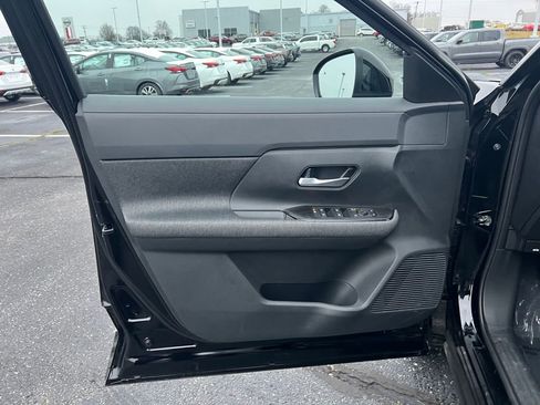 New 2026 Nissan Kicks SV w/ Cold Weather Package FWD image 12