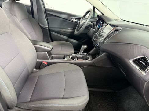 Used 2017 Chevrolet Cruze LT w/ Convenience Package FWD image 20