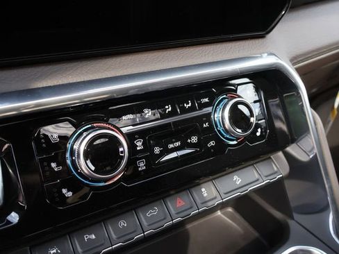 New 2026 GMC Sierra 1500 Denali AWD/4WD image 32