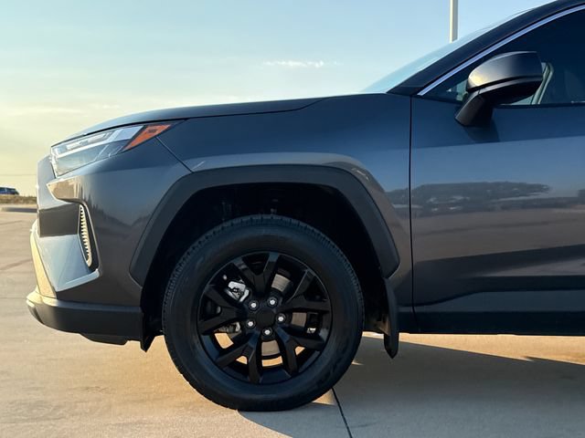 Used 2023 Toyota RAV4 LE FWD image 5