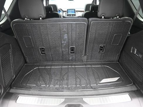 Used 2024 Chevrolet Tahoe High Country AWD/4WD image 11