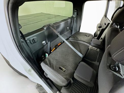 Used 2023 Nissan Frontier SV w/ Midnight Edition Package image 34