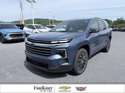 New 2026 Chevrolet Traverse LT w/ Sun and Wheel Package AWD/4WD image 1