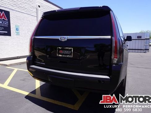 Used 2018 Cadillac Escalade Premium Luxury AWD/4WD image 75