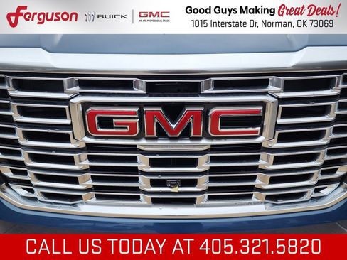 New 2026 GMC Yukon Denali w/ Denali Reserve Package AWD/4WD image 9