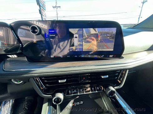 Used 2026 Chevrolet Suburban LT image 30