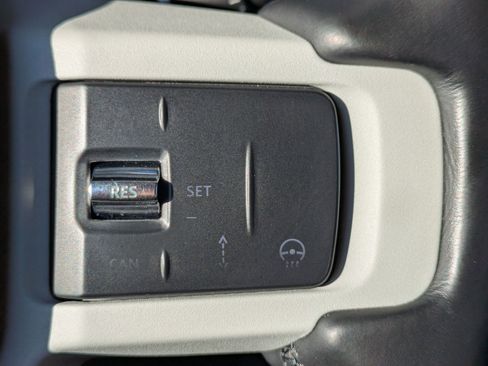 Used 2022 Land Rover Defender 110 image 17