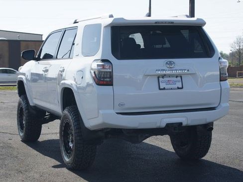 Used 2018 Toyota 4Runner SR5 Premium image 16