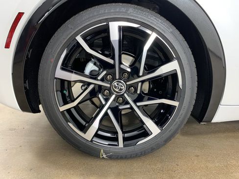 New 2026 Toyota Prius Plug-In Hybrid w/ Limited Premium Package FWD image 39
