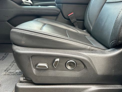 Certified 2025 GMC Yukon Denali image 12