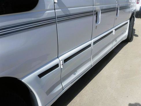 Used 2000 Ford E-150 and Econoline 150 RWD image 17