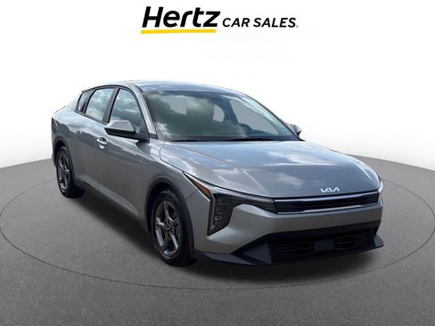 Used 2025 Kia K4 LXS image 1