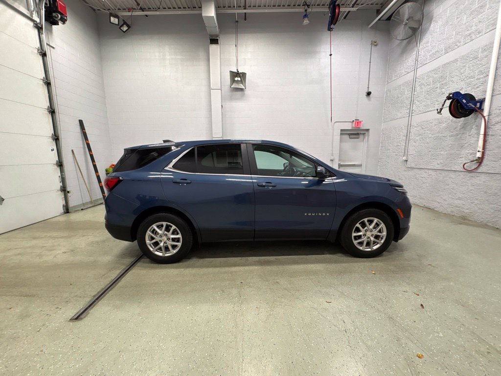 Used 2024 Chevrolet Equinox LT AWD/4WD image 3