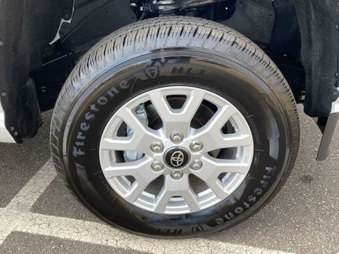 Certified 2025 Toyota Tacoma SR5 image 21