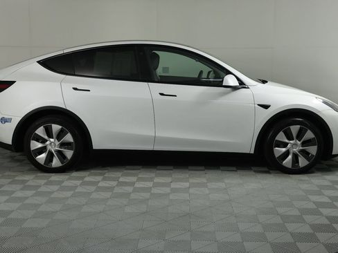 Used 2021 Tesla Model Y Long Range AWD/4WD image 8