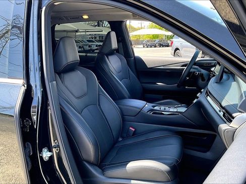 Certified 2026 INFINITI QX60 Luxe w/ Cargo Package FWD image 12