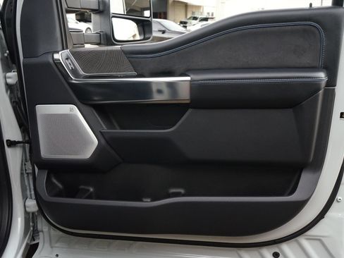 Used 2025 Ford F350 Platinum AWD/4WD image 17