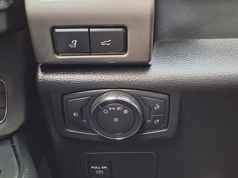 Used 2021 Ford Expedition XLT image 11