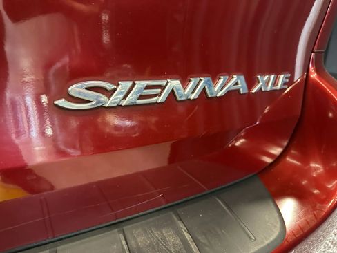 Used 2010 Toyota Sienna FWD image 19