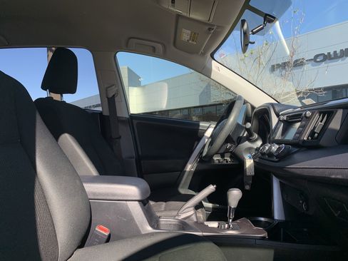 Used 2016 Toyota RAV4 LE image 35