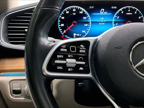 Used 2022 Mercedes-Benz GLS 450 4MATIC image 21