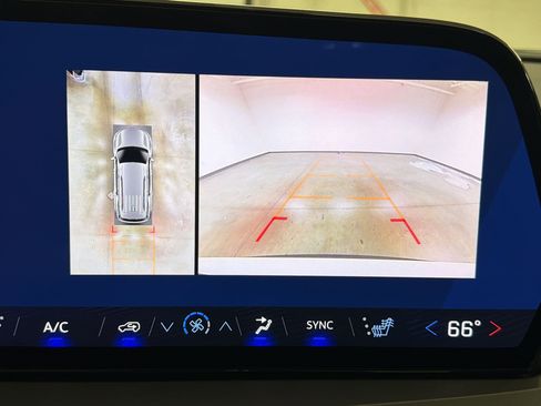 New 2026 Chevrolet Traverse LT FWD image 24