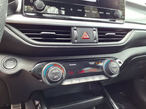 Certified 2023 Kia Forte GT-Line FWD image 17