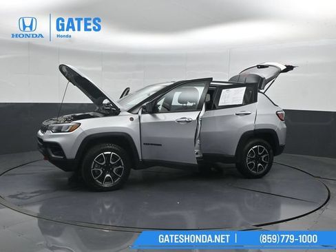 Used 2024 Jeep Compass Trailhawk AWD/4WD image 53