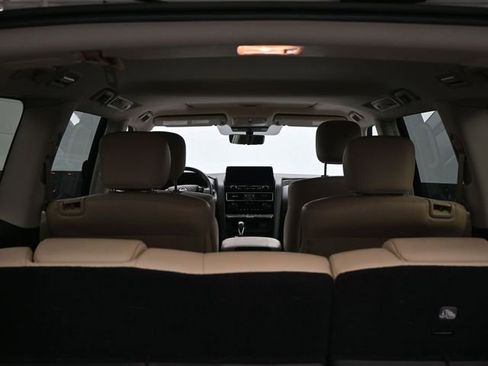 Used 2024 Nissan Armada Platinum w/ Captain's Chairs Package AWD/4WD image 14
