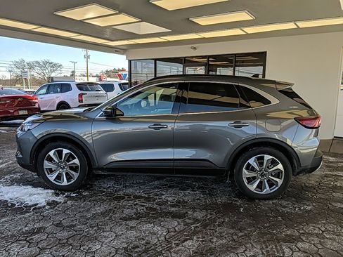 Used 2025 Ford Escape Platinum image 10