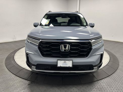 Used 2023 Honda Pilot Touring image 4