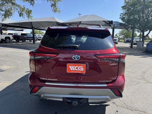 Used 2023 Toyota Highlander Platinum AWD/4WD image 6