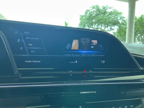 Used 2024 Cadillac Escalade V AWD/4WD image 8