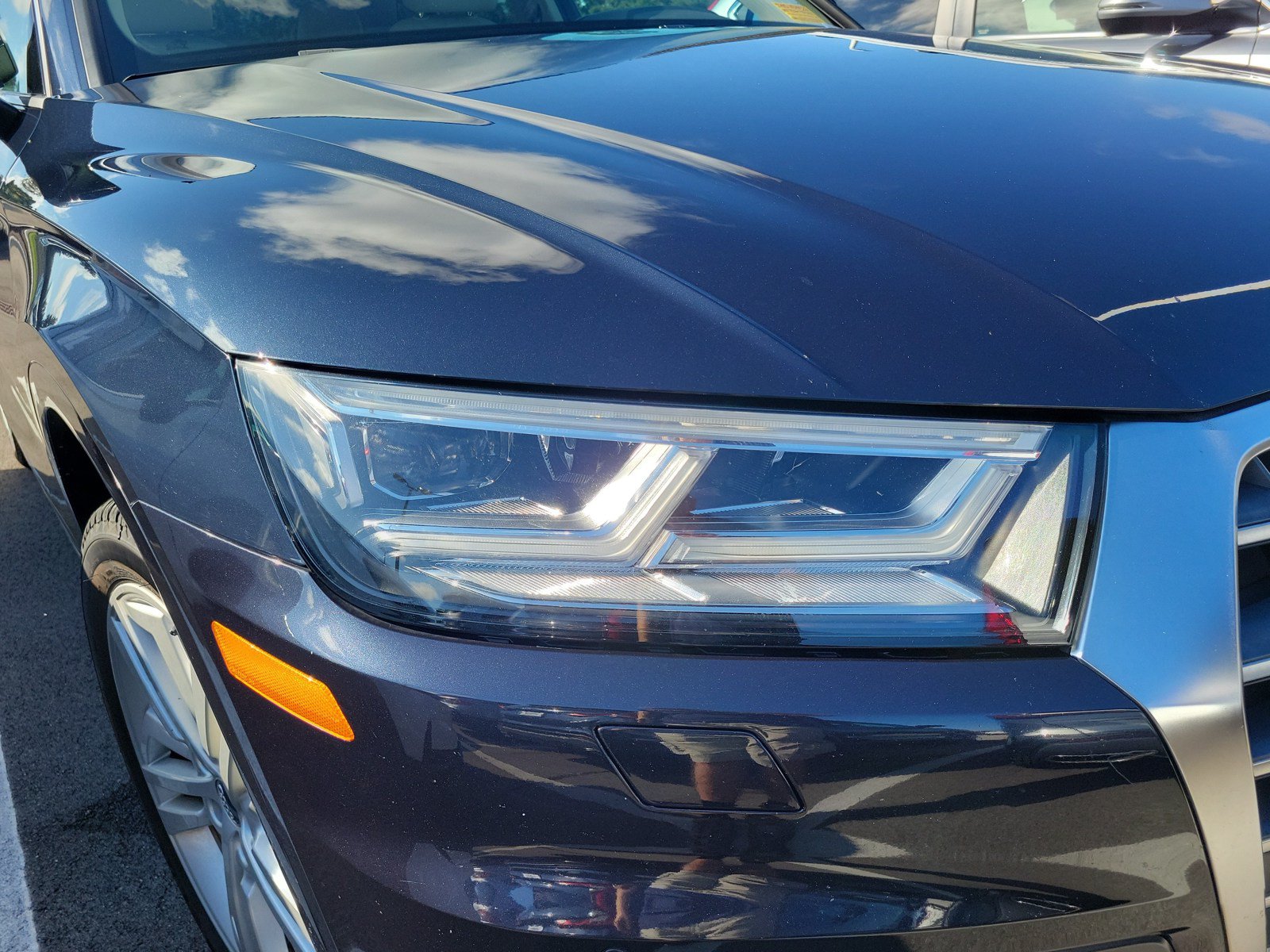 Used 2018 Audi Q5 2.0T Premium Plus w/ Premium Plus Package AWD/4WD image 3
