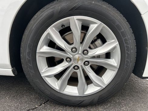 Used 2025 Chevrolet Malibu LT image 35