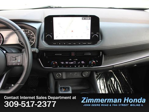 Used 2021 Nissan Rogue SL w/ Premium Package image 17