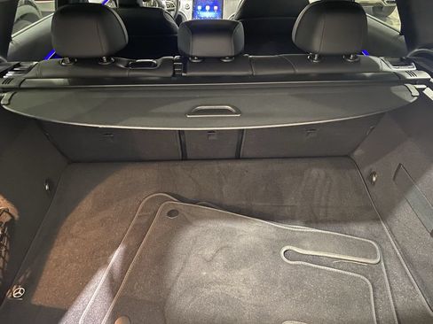 Used 2025 Mercedes-Benz GLC 300 4MATIC image 18
