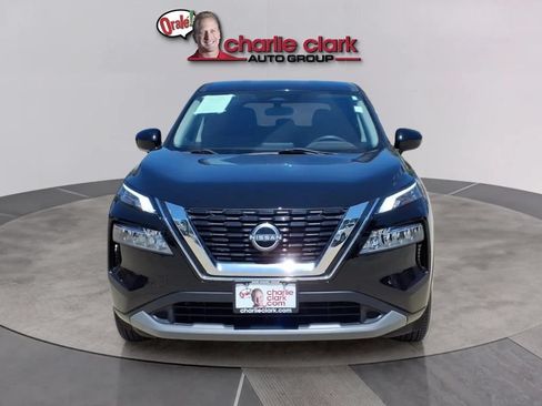 Used 2023 Nissan Rogue SV FWD image 9